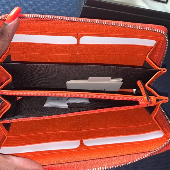 Authentic New Gucci Stripe Wallet - Picture 3 of 8